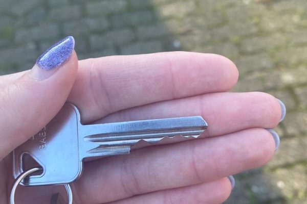 Copy keys in Rotterdam by Locksmith Slotenmaker Lorenzo. Customer send a picture to be sure 0657870120 Copy keys in Rotterdam by Locksmith Slotenmaker Lorenzo. Customer send a picture to be sure 0657870120